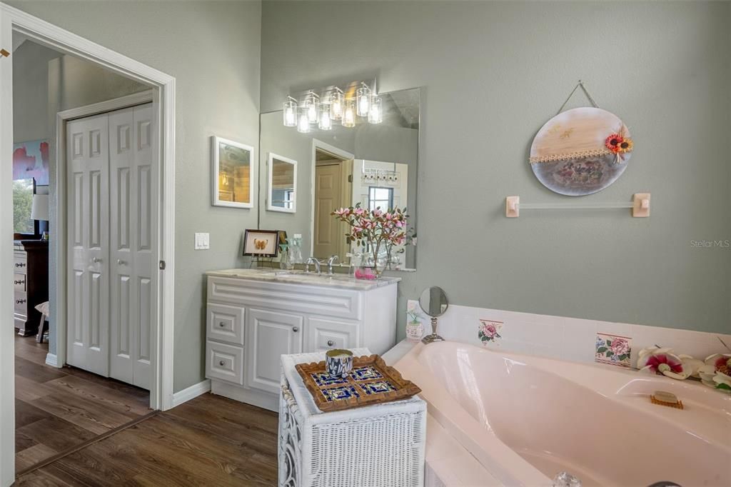 待售: $319,000 (3 贝兹, 3 浴室, 1952 平方英尺)