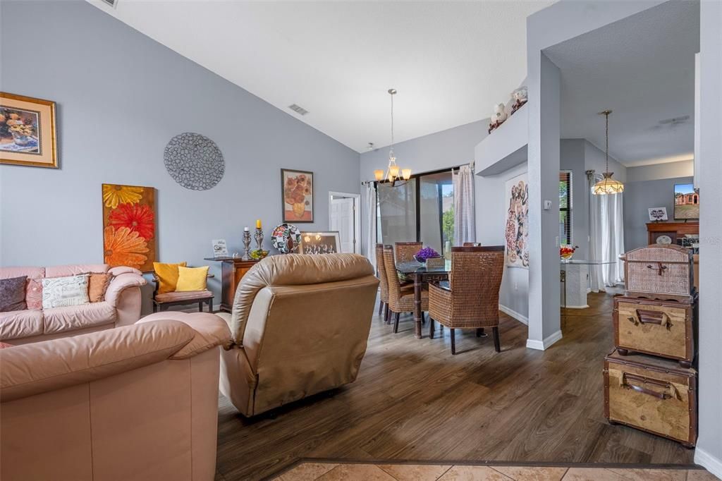 待售: $319,000 (3 贝兹, 3 浴室, 1952 平方英尺)