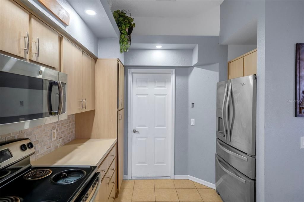 待售: $319,000 (3 贝兹, 3 浴室, 1952 平方英尺)