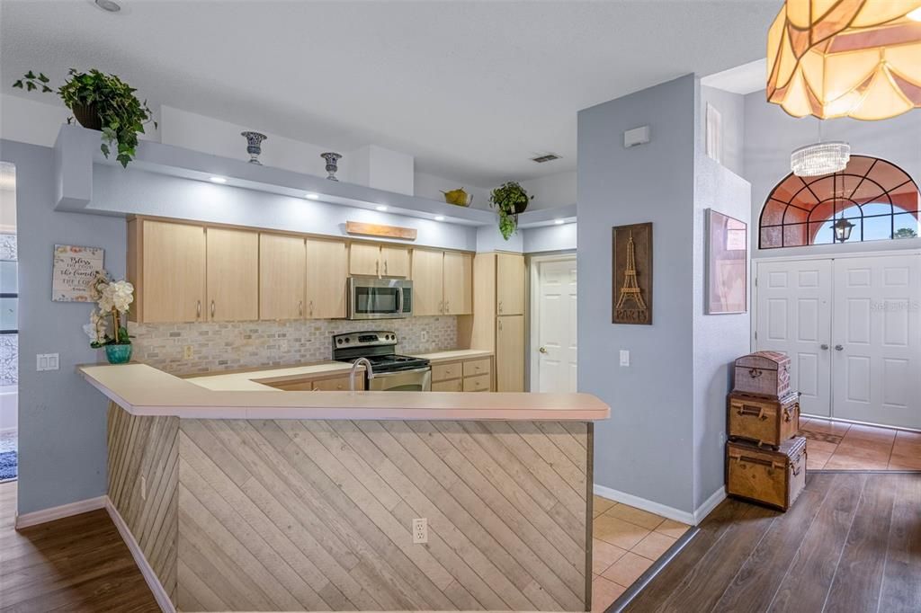 待售: $319,000 (3 贝兹, 3 浴室, 1952 平方英尺)