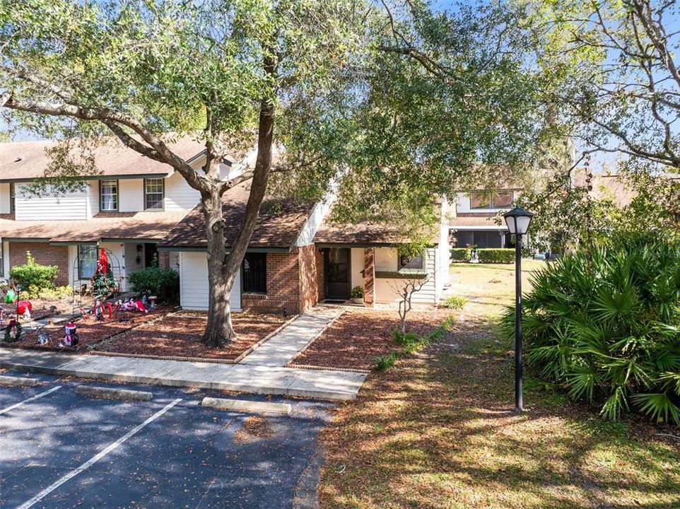 For Sale: $205,000 (2 beds, 2 baths, 1002 Square Feet)