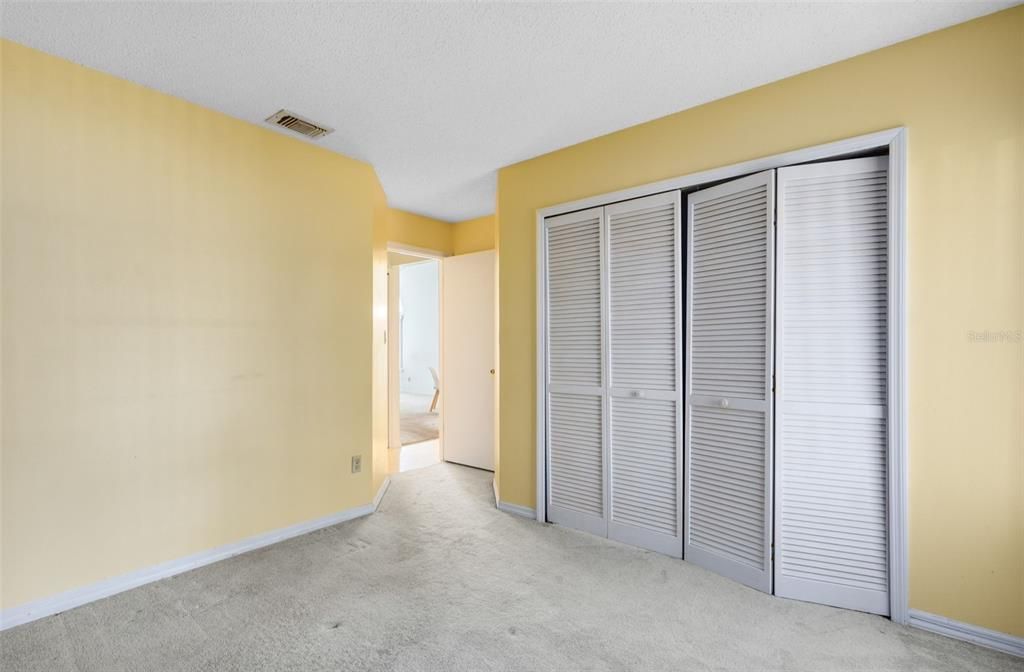 For Sale: $205,000 (2 beds, 2 baths, 1002 Square Feet)