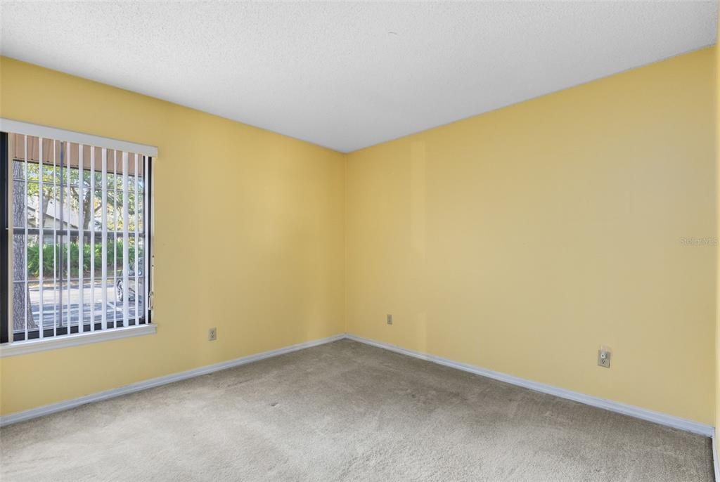 For Sale: $205,000 (2 beds, 2 baths, 1002 Square Feet)