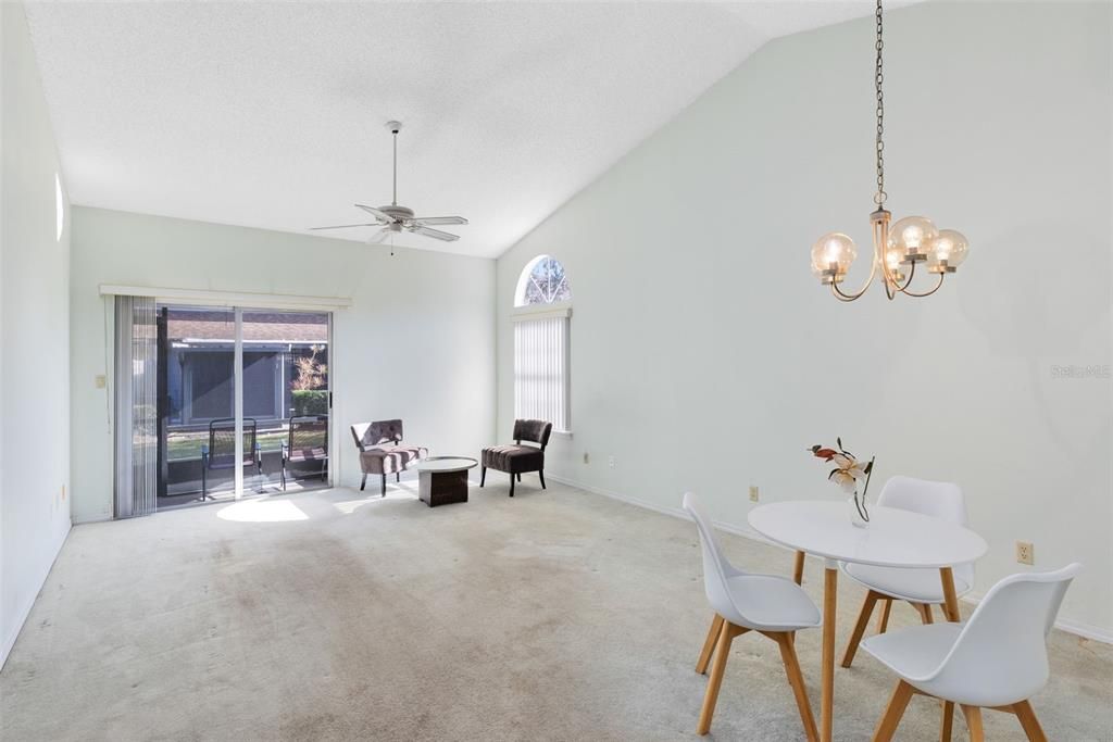 For Sale: $205,000 (2 beds, 2 baths, 1002 Square Feet)