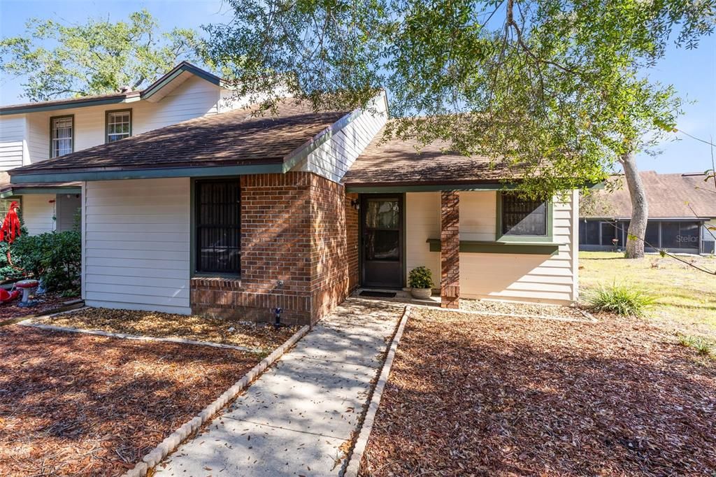 For Sale: $205,000 (2 beds, 2 baths, 1002 Square Feet)