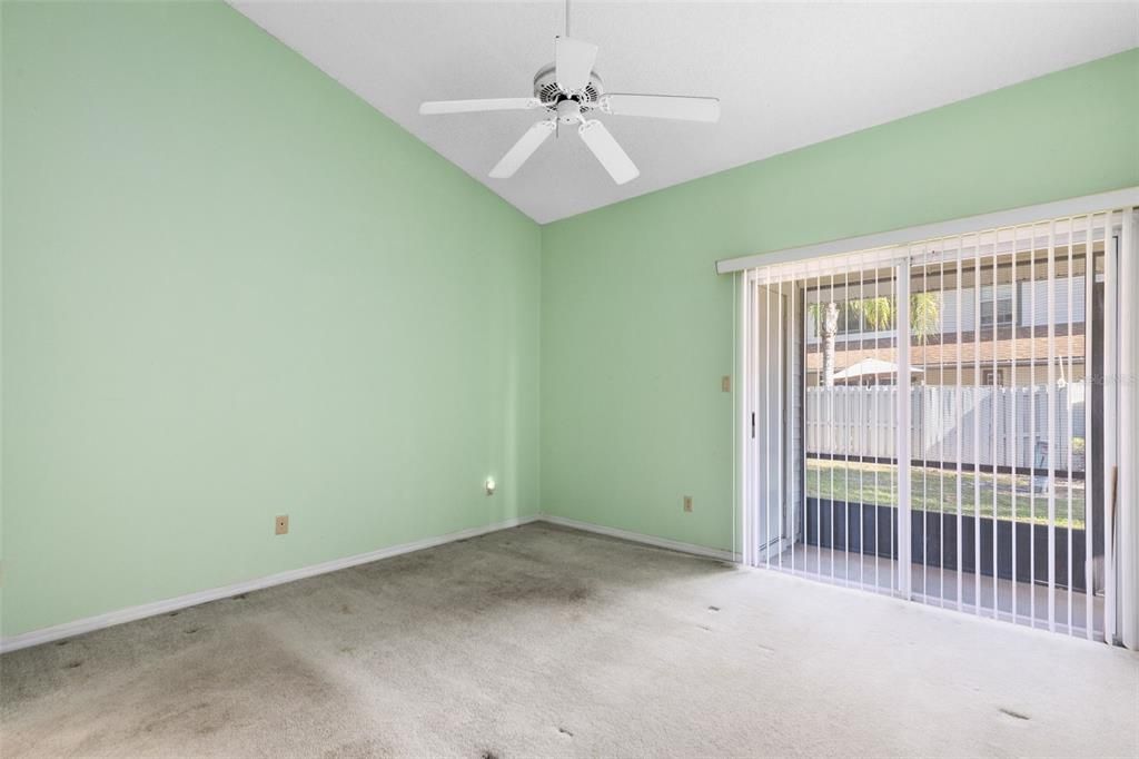 For Sale: $205,000 (2 beds, 2 baths, 1002 Square Feet)