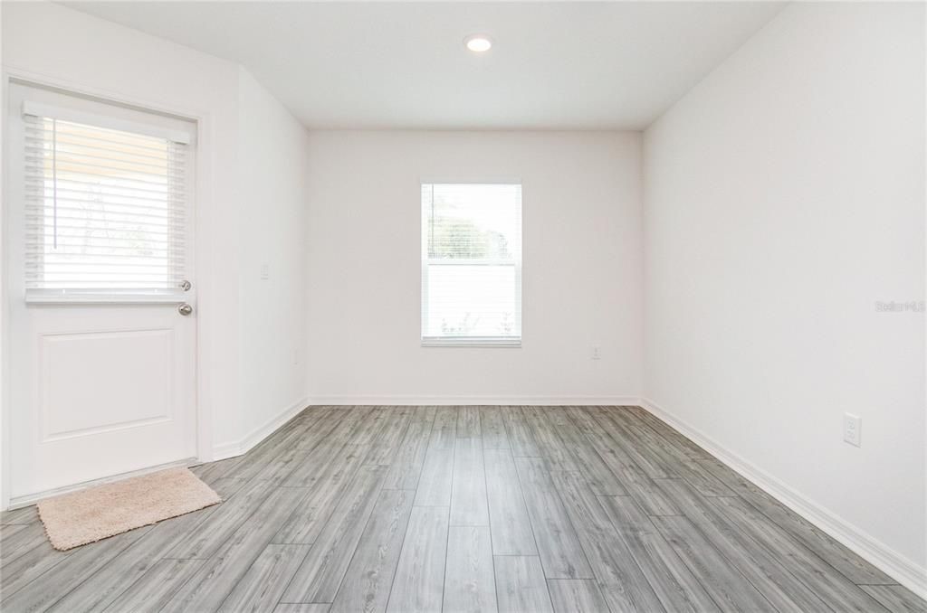 待售: $269,500 (2 贝兹, 2 浴室, 1668 平方英尺)