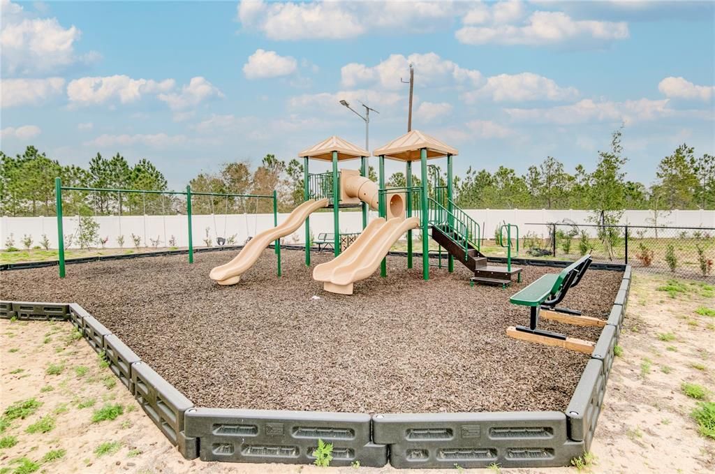 待售: $269,500 (2 贝兹, 2 浴室, 1668 平方英尺)