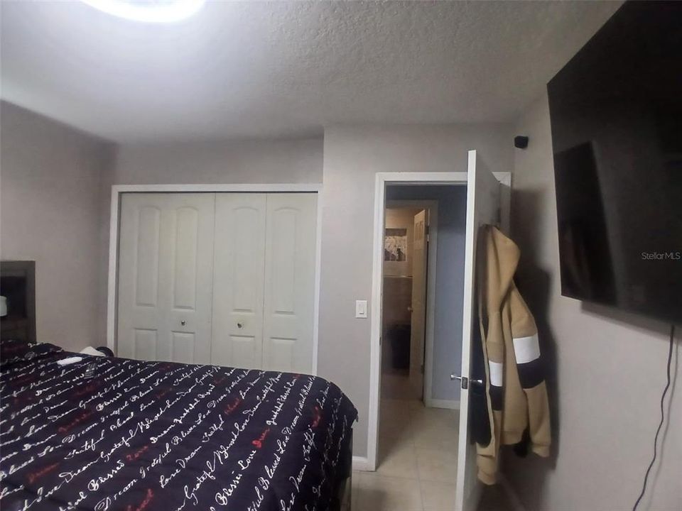 For Sale: $199,900 (2 beds, 1 baths, 858 Square Feet)