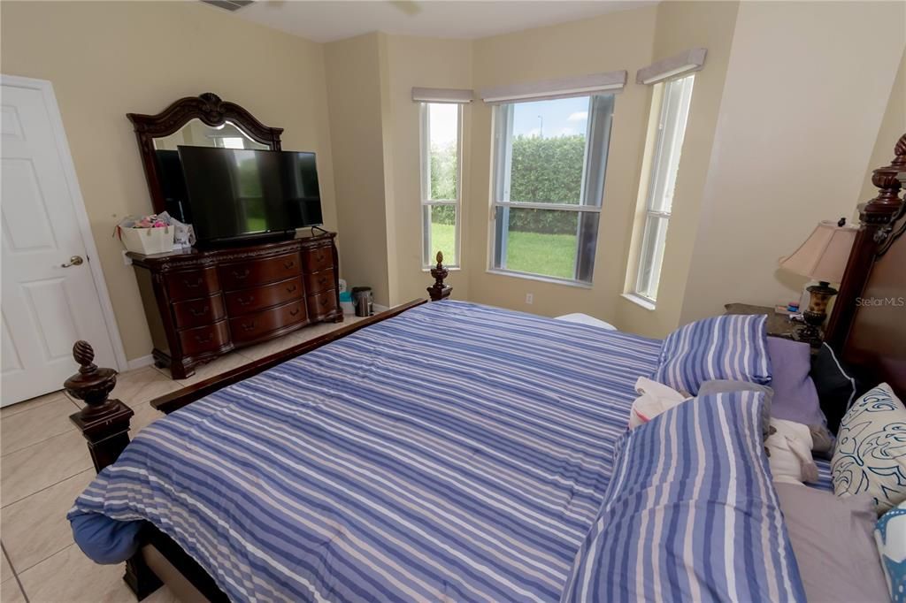 For Sale: $330,000 (3 beds, 2 baths, 1512 Square Feet)