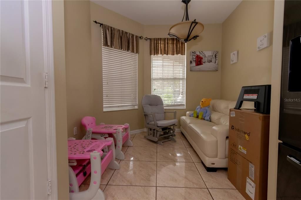 For Sale: $330,000 (3 beds, 2 baths, 1512 Square Feet)