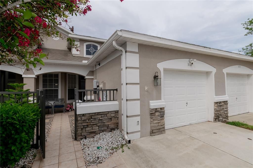 For Sale: $330,000 (3 beds, 2 baths, 1512 Square Feet)