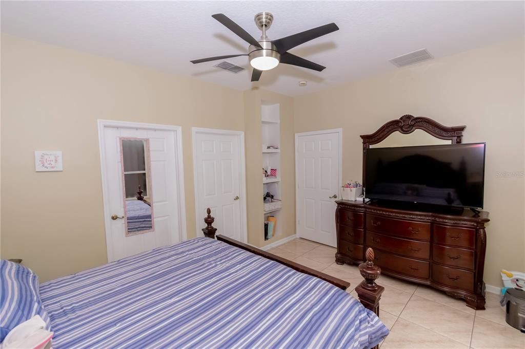 For Sale: $330,000 (3 beds, 2 baths, 1512 Square Feet)