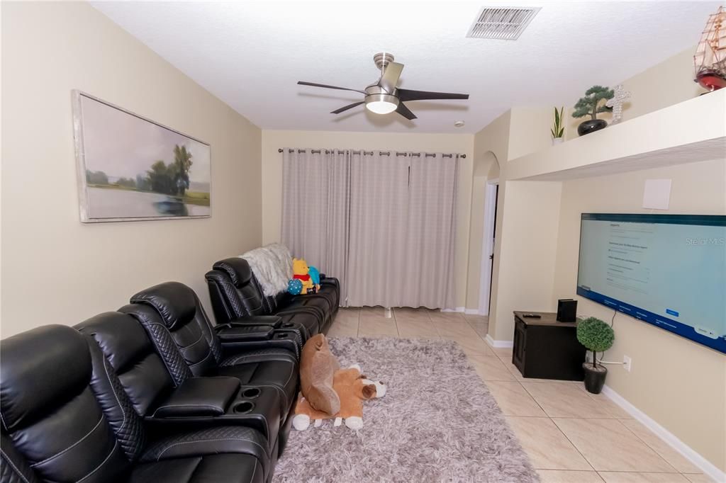 For Sale: $330,000 (3 beds, 2 baths, 1512 Square Feet)