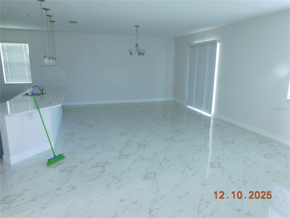 For Sale: $409,900 (4 beds, 2 baths, 2099 Square Feet)