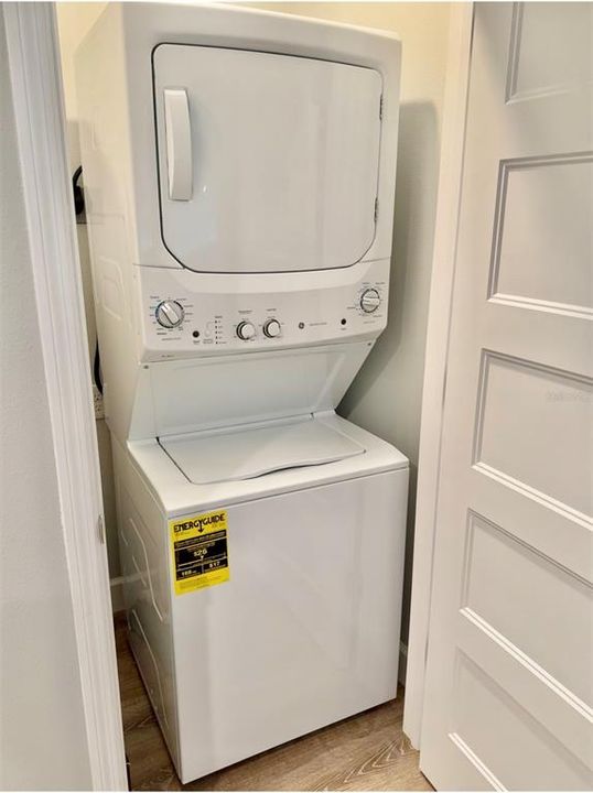 待售: $375,000 (2 贝兹, 2 浴室, 1020 平方英尺)