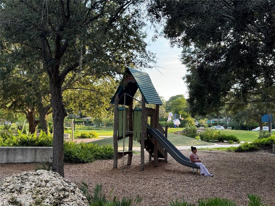 待售: $375,000 (2 贝兹, 2 浴室, 1020 平方英尺)