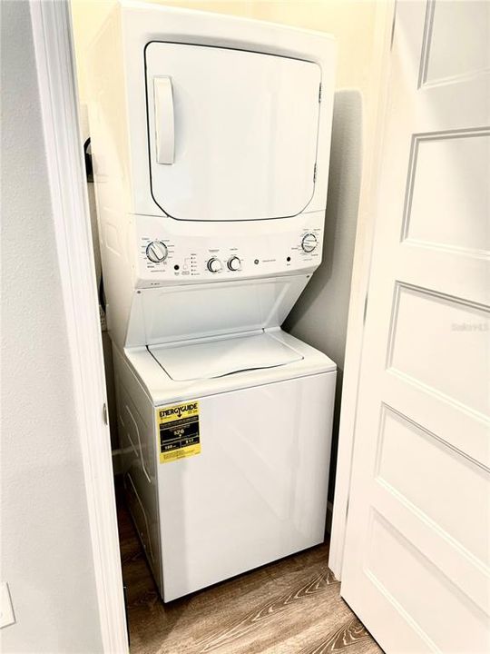 待售: $375,000 (2 贝兹, 2 浴室, 1020 平方英尺)