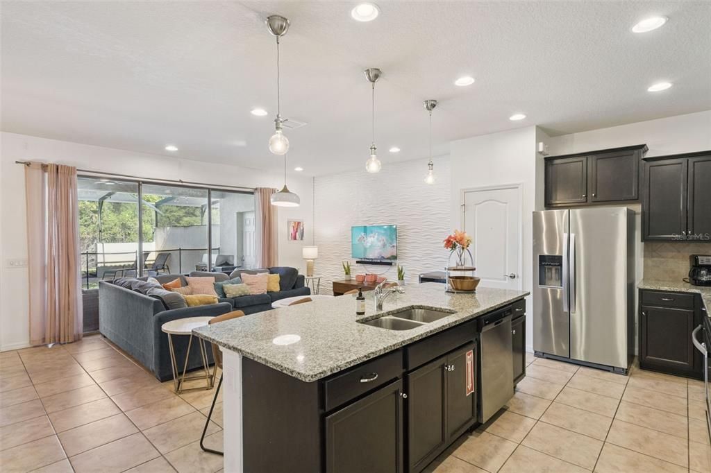 For Sale: $450,000 (5 beds, 4 baths, 2263 Square Feet)