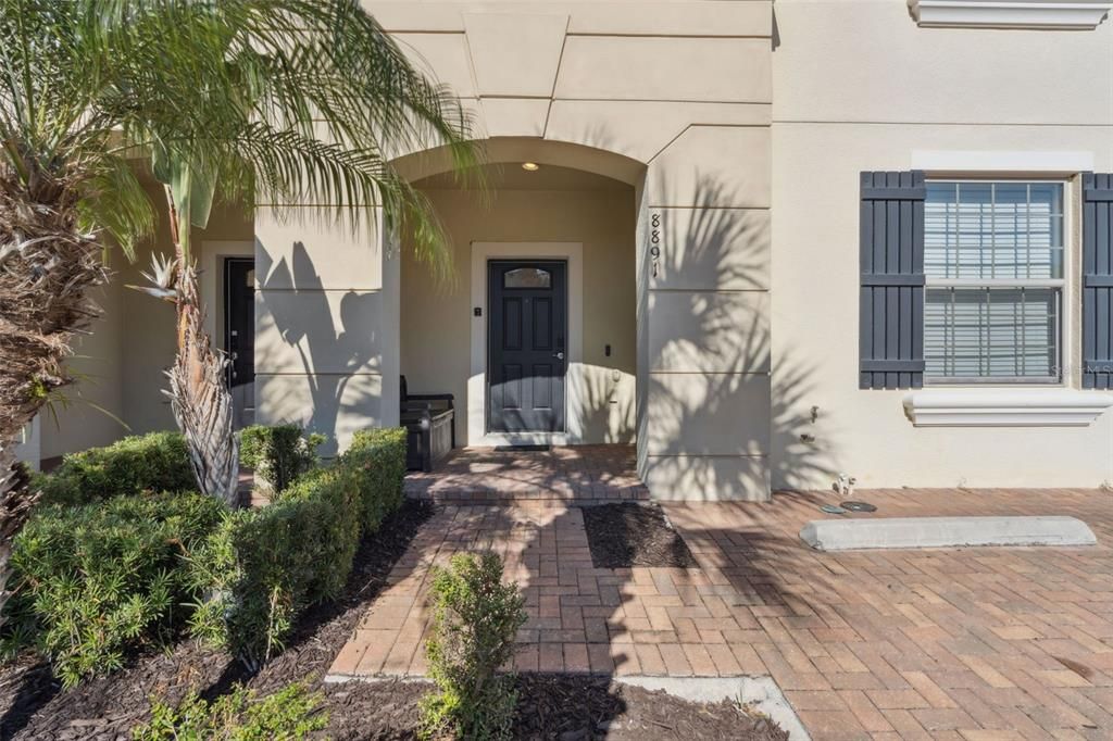 For Sale: $450,000 (5 beds, 4 baths, 2263 Square Feet)