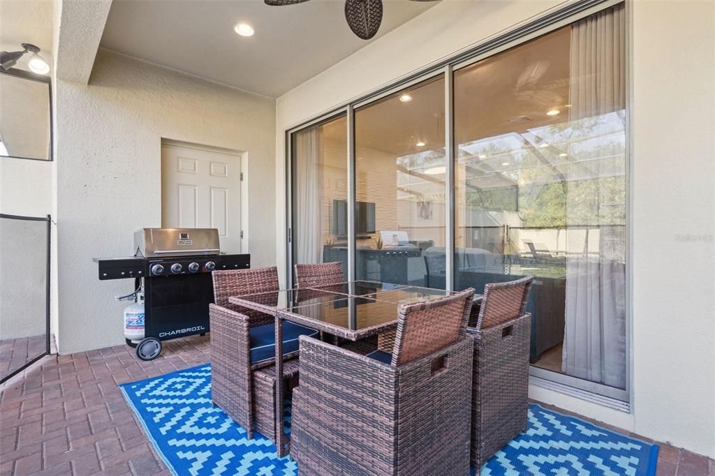 For Sale: $450,000 (5 beds, 4 baths, 2263 Square Feet)