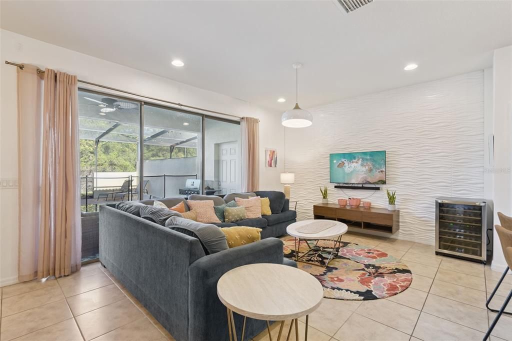 For Sale: $450,000 (5 beds, 4 baths, 2263 Square Feet)