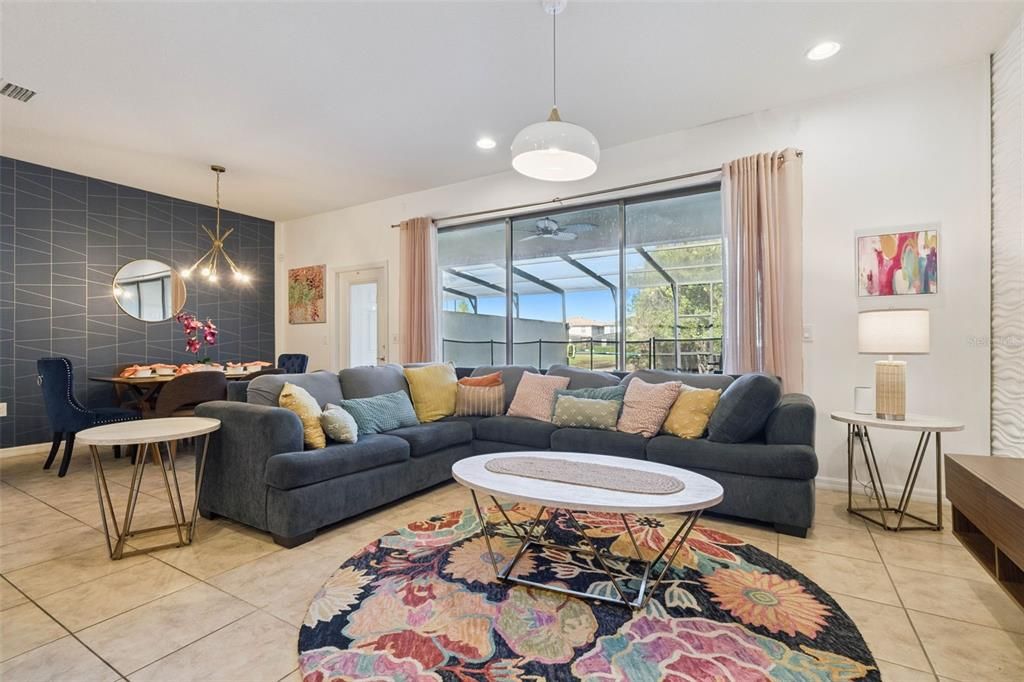 For Sale: $450,000 (5 beds, 4 baths, 2263 Square Feet)