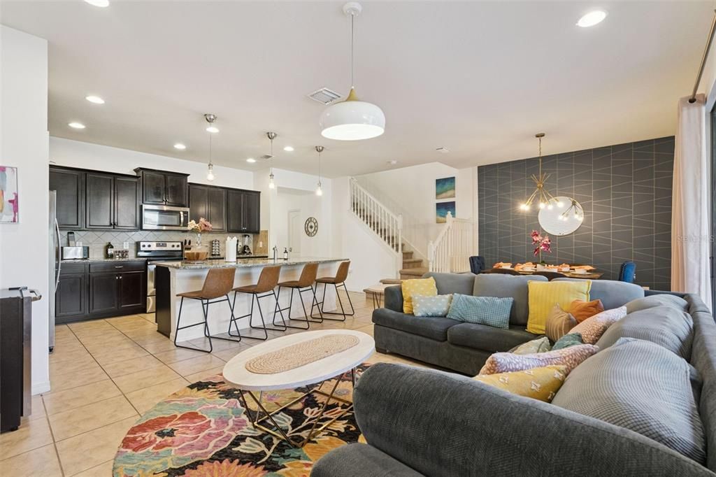 For Sale: $450,000 (5 beds, 4 baths, 2263 Square Feet)