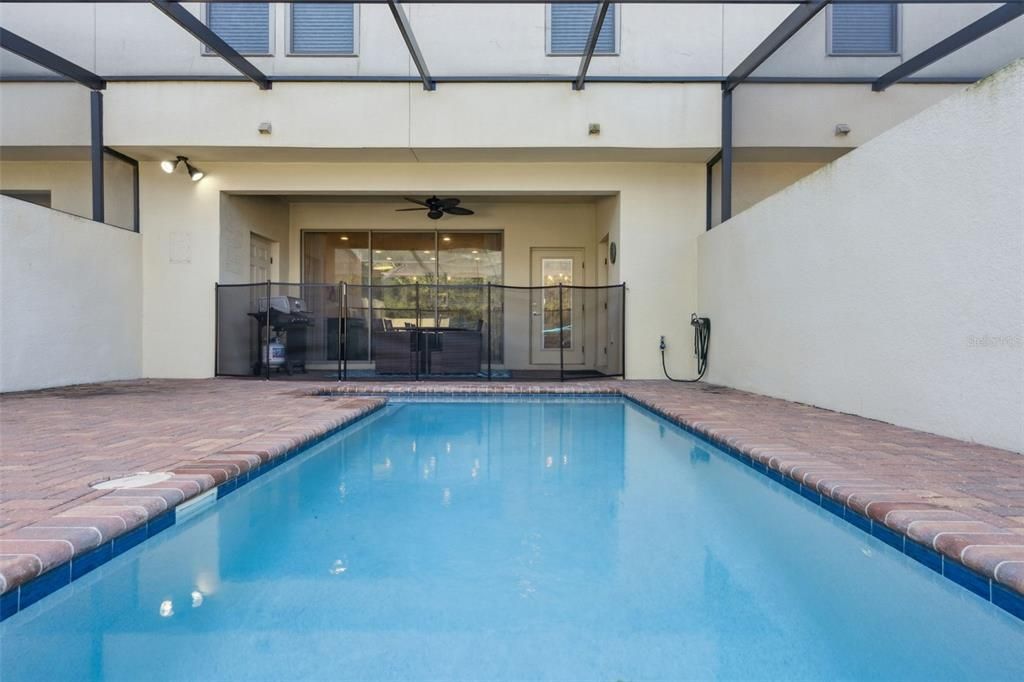 For Sale: $450,000 (5 beds, 4 baths, 2263 Square Feet)