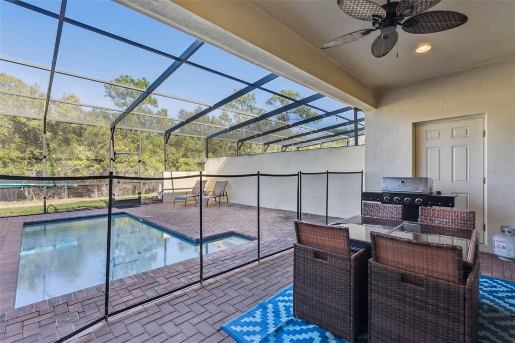 For Sale: $450,000 (5 beds, 4 baths, 2263 Square Feet)