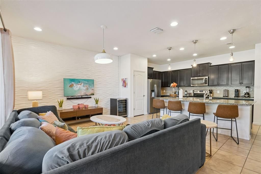 For Sale: $450,000 (5 beds, 4 baths, 2263 Square Feet)