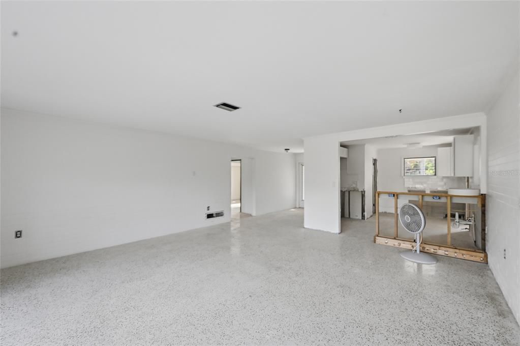 En Venta: $1,295,000 (2 camas, 1 baños, 1579 Pies cuadrados)