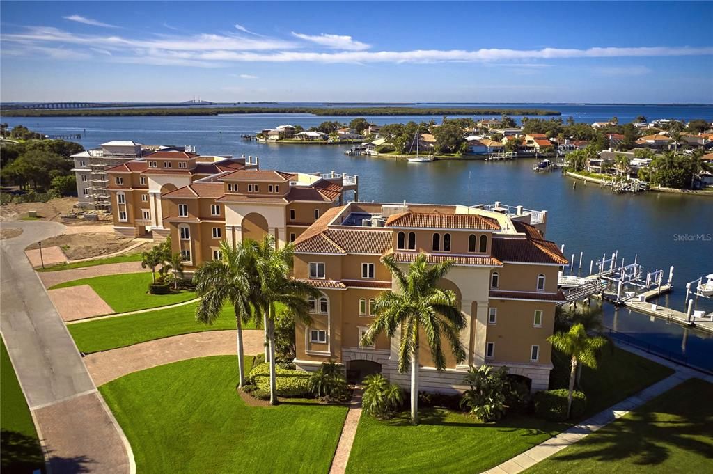 合同活跃: $4,500,000 (4 贝兹, 4 浴室, 3820 平方英尺)