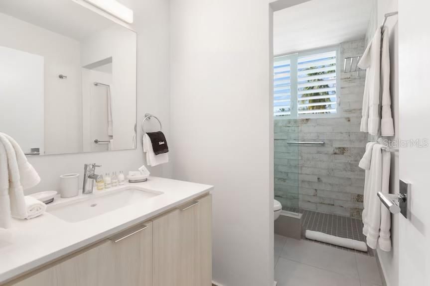 For Rent: $12,900 (5 beds, 4 baths, 3000 Square Feet)