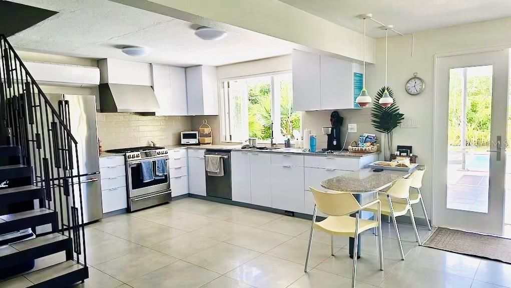 For Rent: $12,900 (5 beds, 4 baths, 3000 Square Feet)