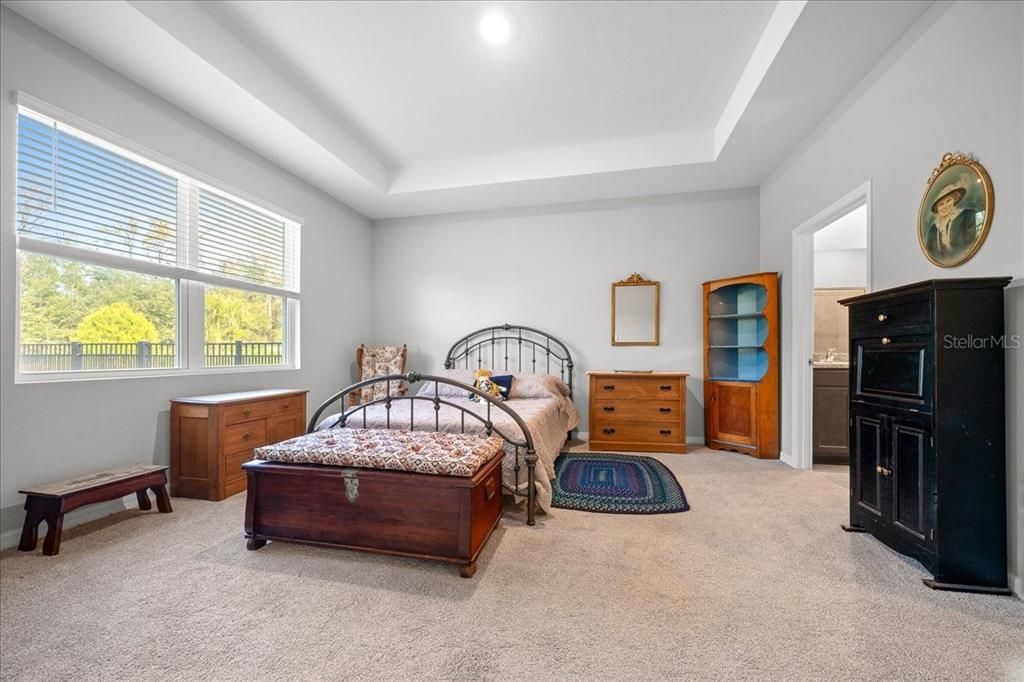 待售: $254,000 (2 贝兹, 2 浴室, 1552 平方英尺)