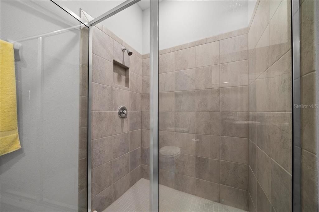 待售: $254,000 (2 贝兹, 2 浴室, 1552 平方英尺)