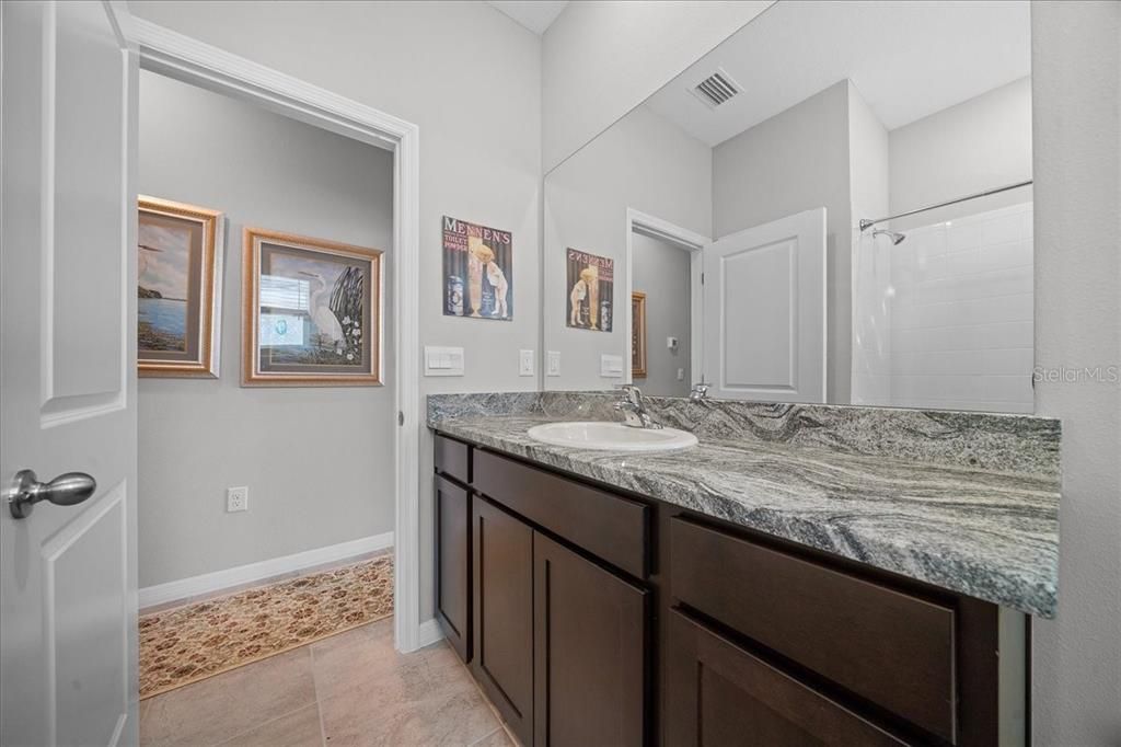 待售: $254,000 (2 贝兹, 2 浴室, 1552 平方英尺)