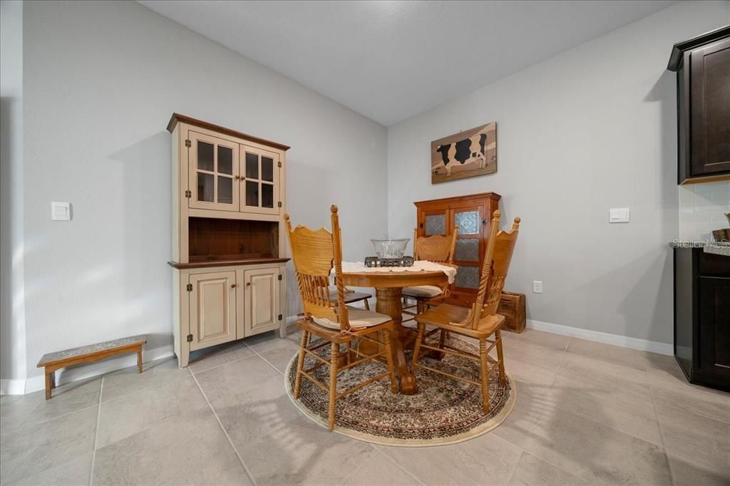 待售: $254,000 (2 贝兹, 2 浴室, 1552 平方英尺)