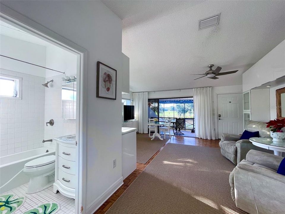 For Sale: $150,000 (1 beds, 1 baths, 504 Square Feet)