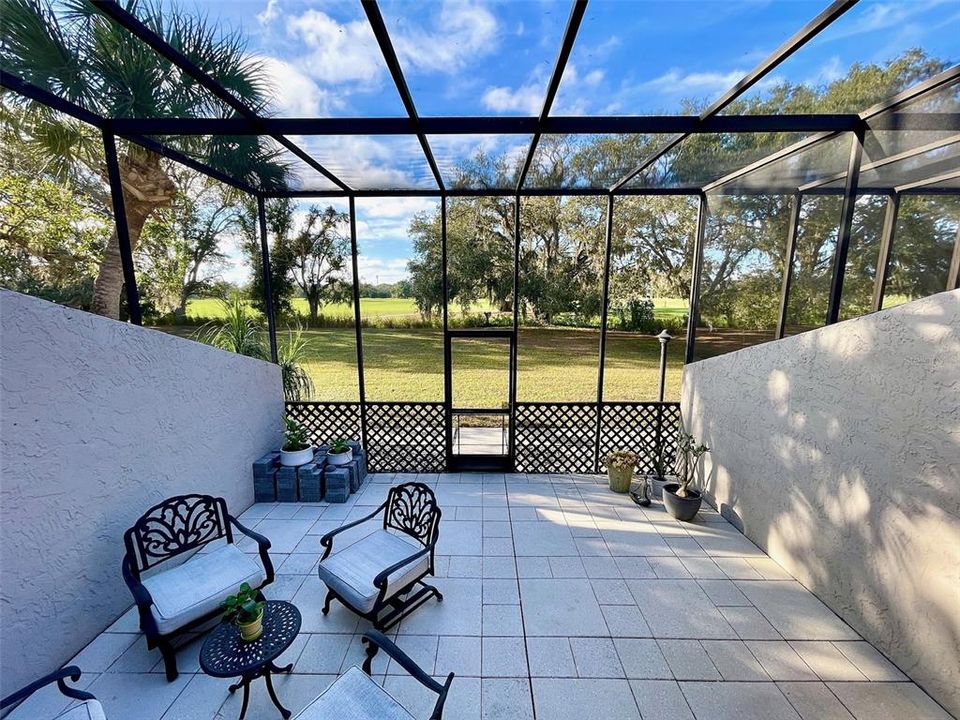 For Sale: $150,000 (1 beds, 1 baths, 504 Square Feet)