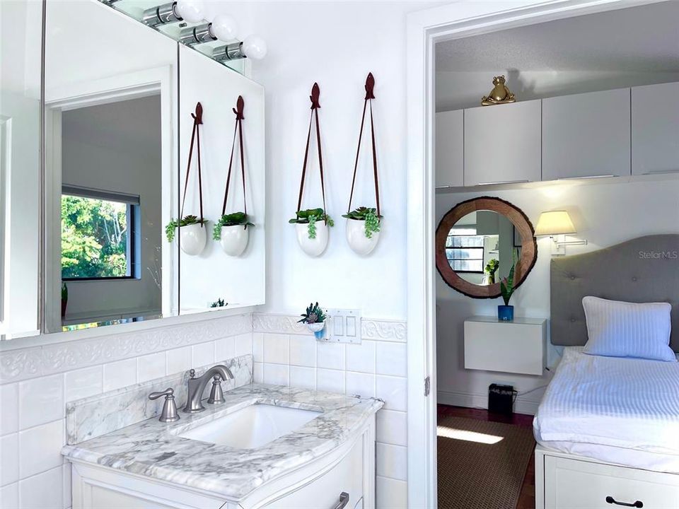 For Sale: $150,000 (1 beds, 1 baths, 504 Square Feet)