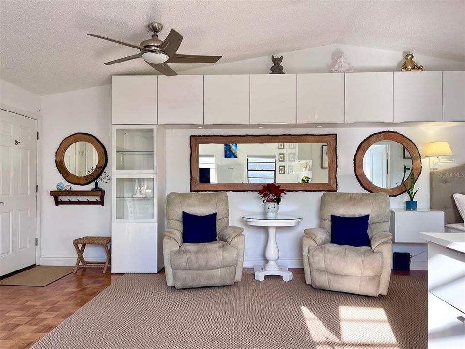 For Sale: $150,000 (1 beds, 1 baths, 504 Square Feet)