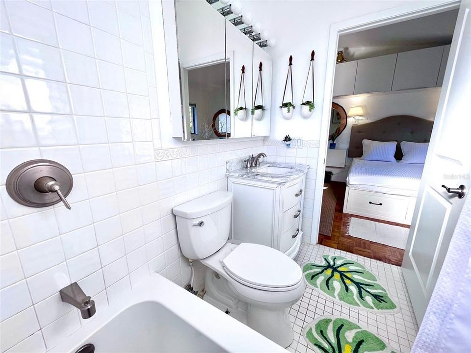 For Sale: $150,000 (1 beds, 1 baths, 504 Square Feet)