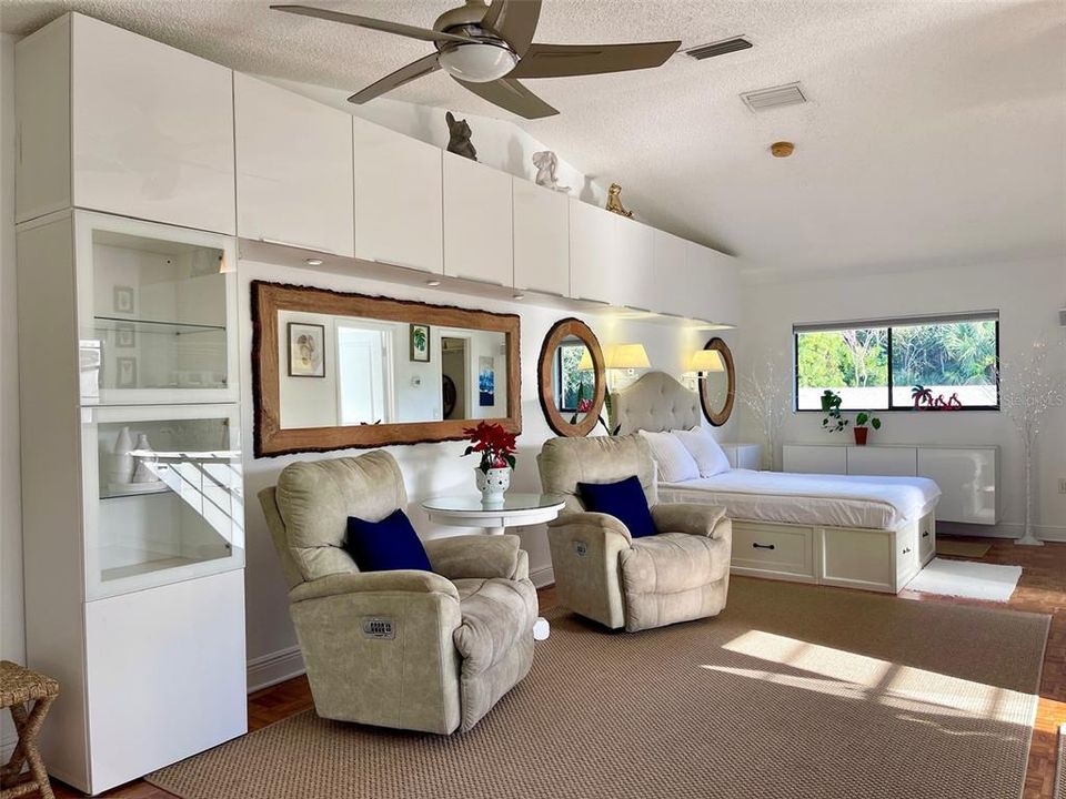 For Sale: $150,000 (1 beds, 1 baths, 504 Square Feet)