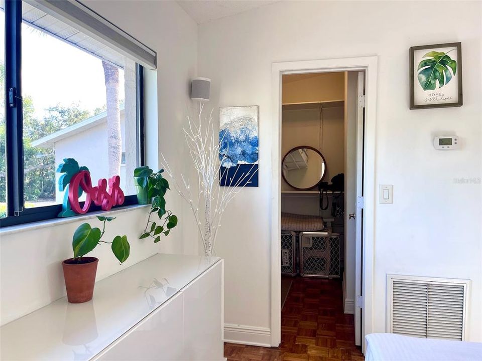 For Sale: $150,000 (1 beds, 1 baths, 504 Square Feet)