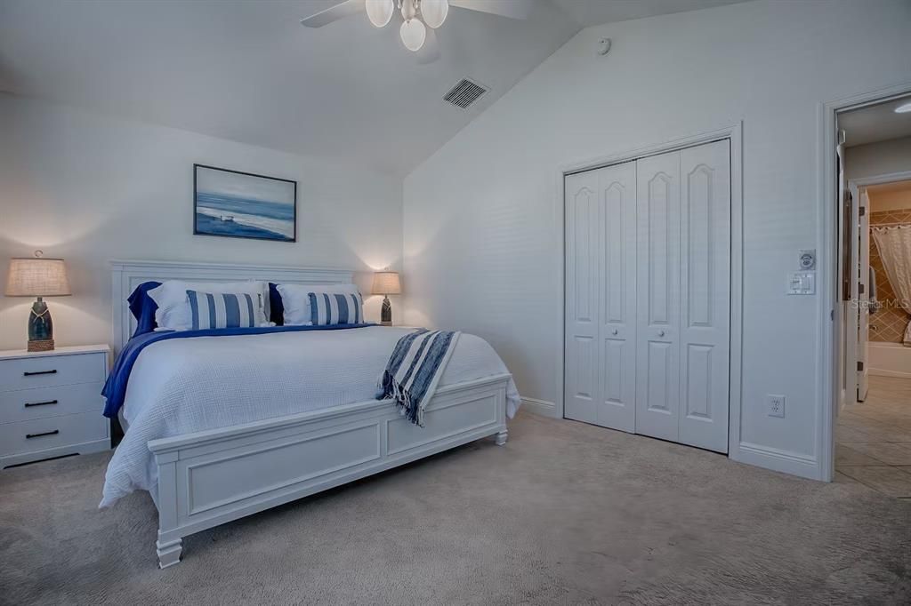 На продажу: $799,000 (3 спален, 2 ванн, 2000 Квадратных фут)