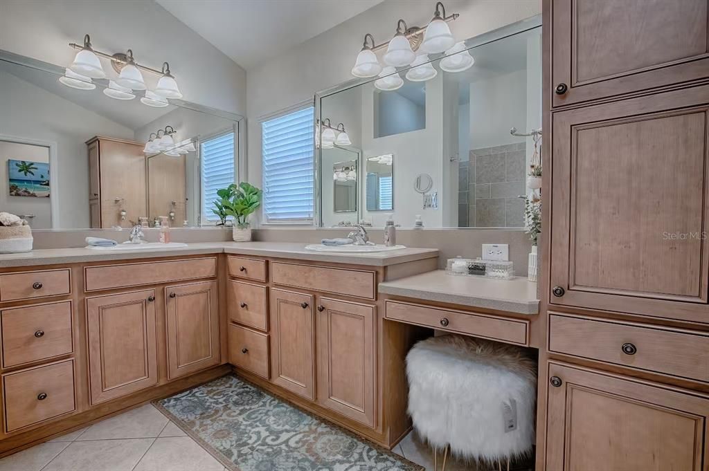 На продажу: $799,000 (3 спален, 2 ванн, 2000 Квадратных фут)