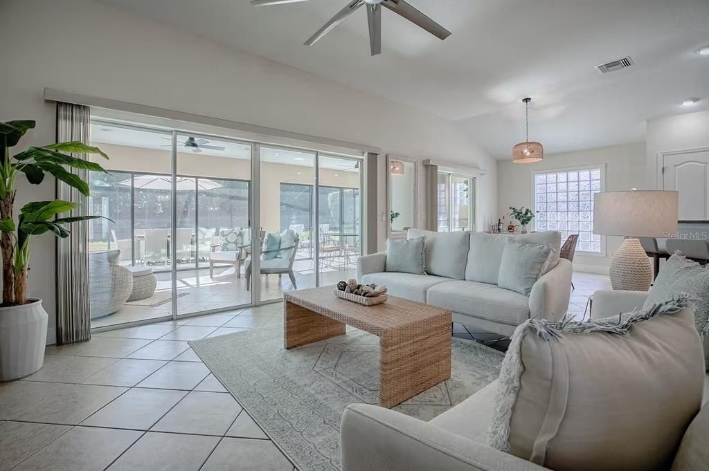 На продажу: $799,000 (3 спален, 2 ванн, 2000 Квадратных фут)