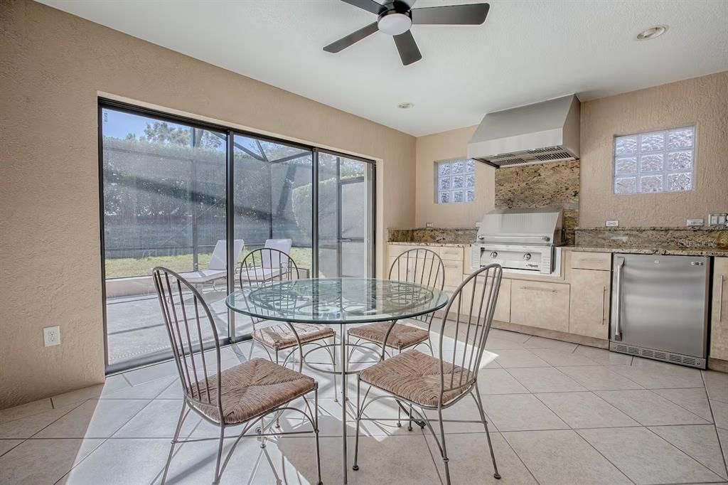 На продажу: $799,000 (3 спален, 2 ванн, 2000 Квадратных фут)